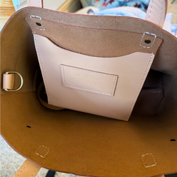 Portland leather  Cream medium crossbody Bag - Picture 2 of 5